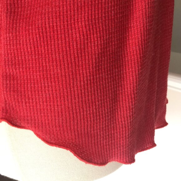 Wildfox Shirt Top Red Graphic Hearts Waffle Knit Thermal V Neck Ruffle Hem XS - Picture 7 of 10
